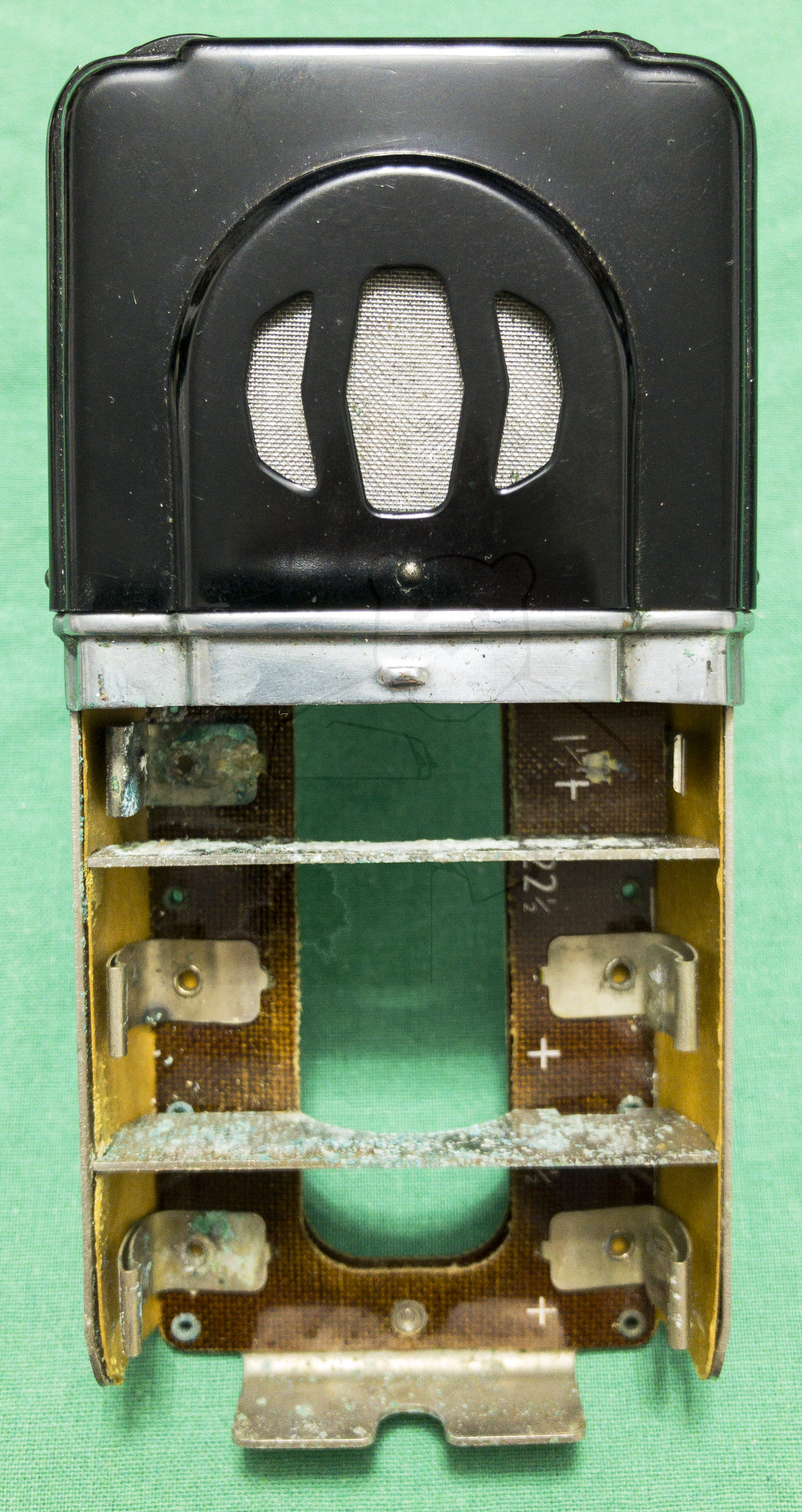 Hörgerät "Fortiphone Type 20", ca. 1949, Herausgezogenes Gerät zum wechsel der Batterien